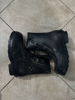 Military boots brand new