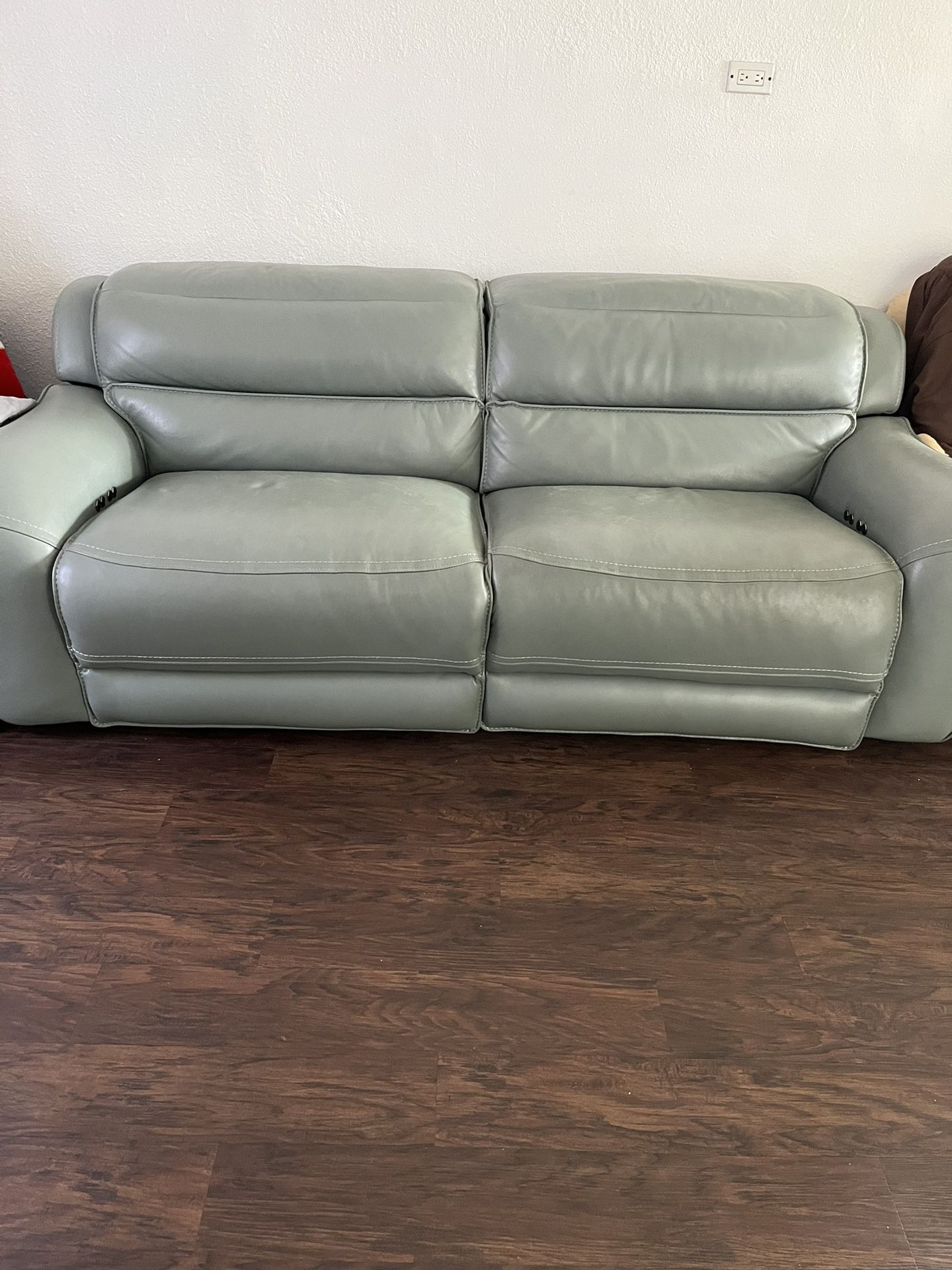 Couch Recliners Jerome’s 
