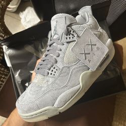 Jordan 4 Kaws size 8.5