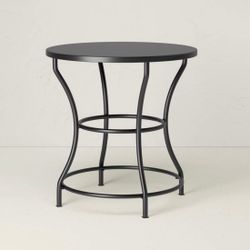 Round bistro domingo table