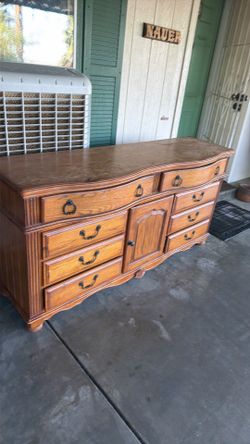 Dresser