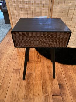 Speaker/Table