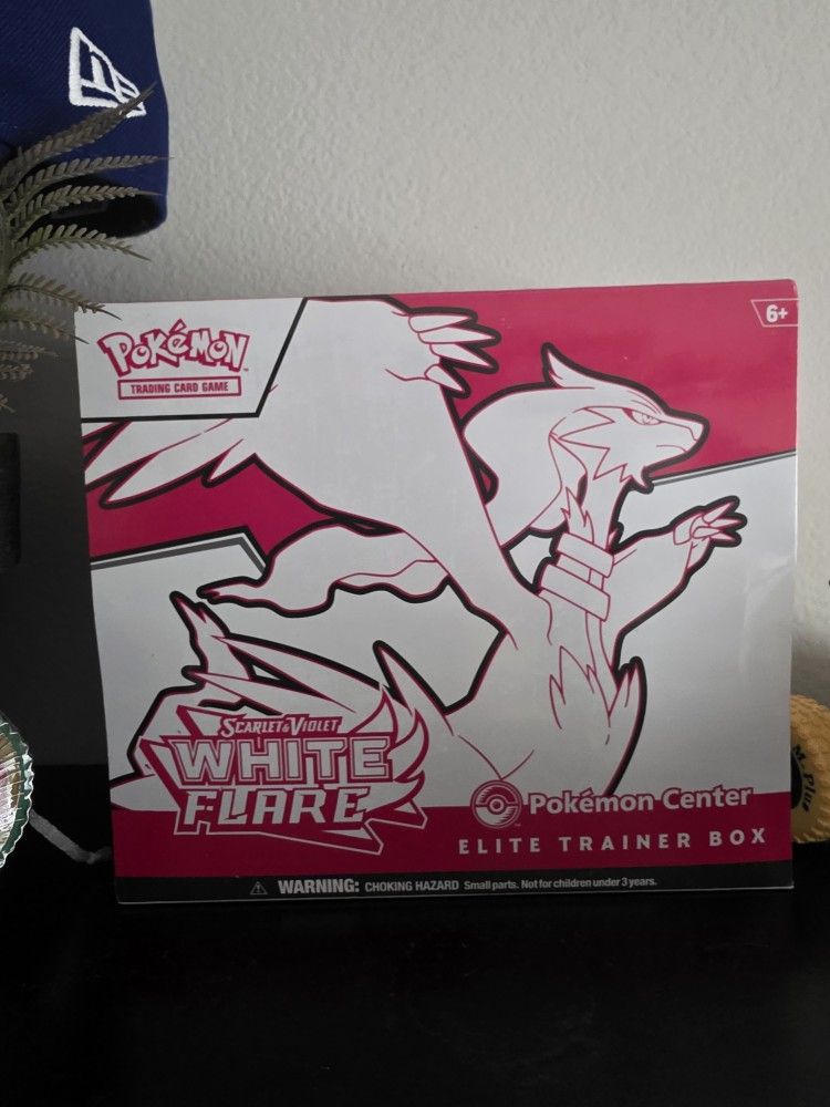 Pokemon Center White Flare ETB