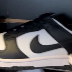 Nike Panda Dunks 