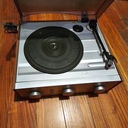 Jensen record player AM FM radio
