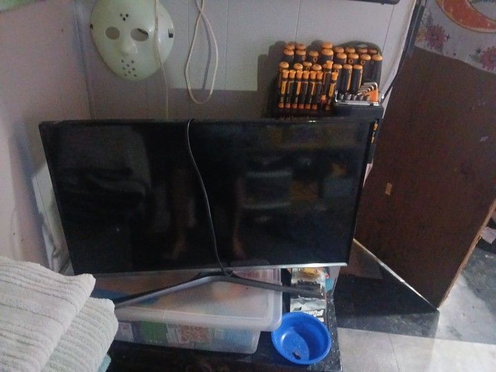 Samsung Smart TV with Remote