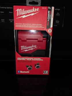 Milwaukee Red Lithium USB Bluetooth Jobsite ear buds brand new never used Hablo español