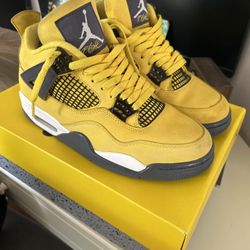 Air Jordan 4 Retro 