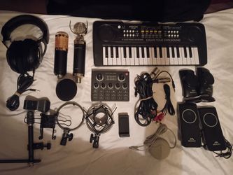 Professional podcast/studio equipment bundle