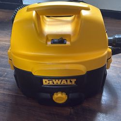 Dewalt Corded 2 Gallon Dry/wet Vac