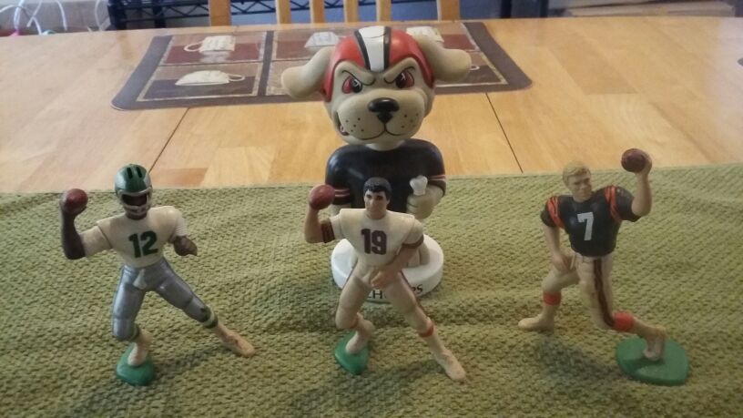 3 collectables quarter Backs and chomps Cleveland Browns mascot