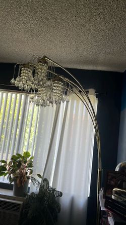 Vintage corner over cascading dimmable lamp