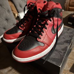 Air Jordan 1 Mid Red And Black 