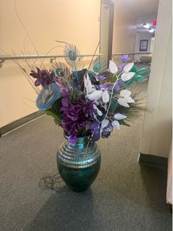 Metal Turquoise vase w/flowers