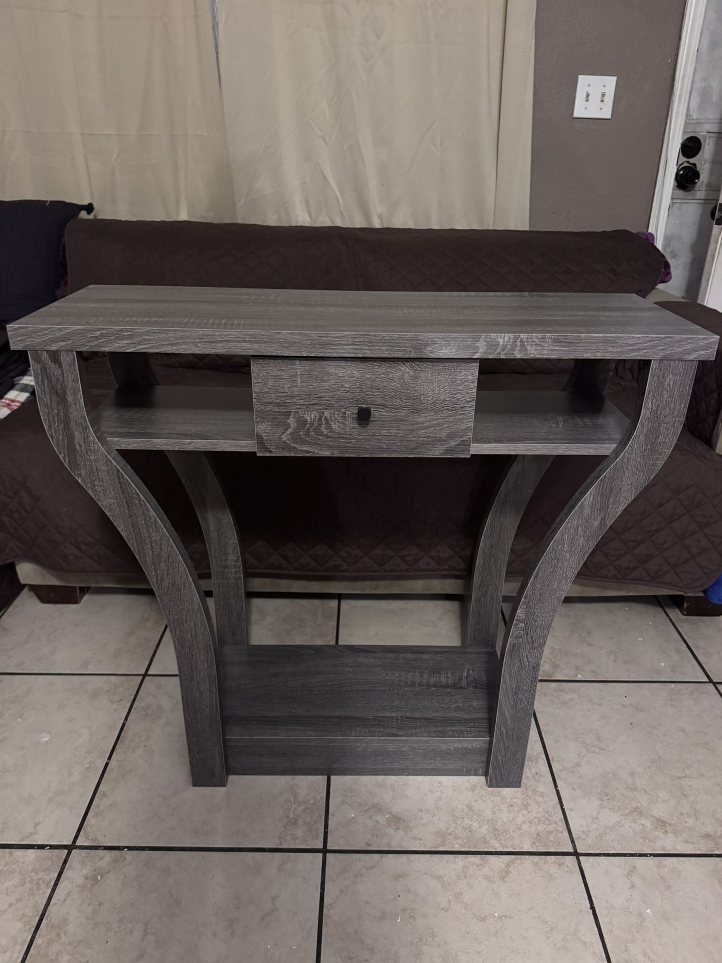 Curved Console