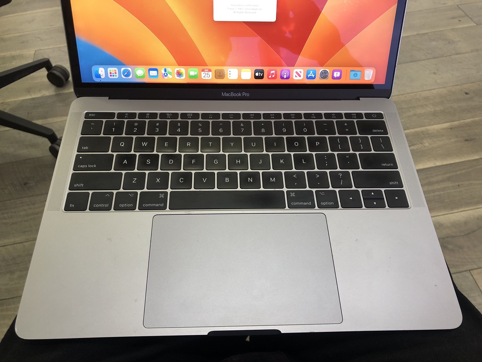 2017 macbook pro 13” (2 thunderbolt 3 ports)