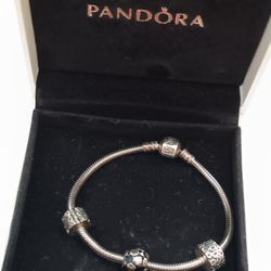 Vintage Jewelry. Sterling Classic  Pandora Bracelet. 