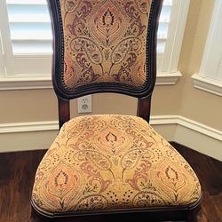 Elegant Vintage Side Chair