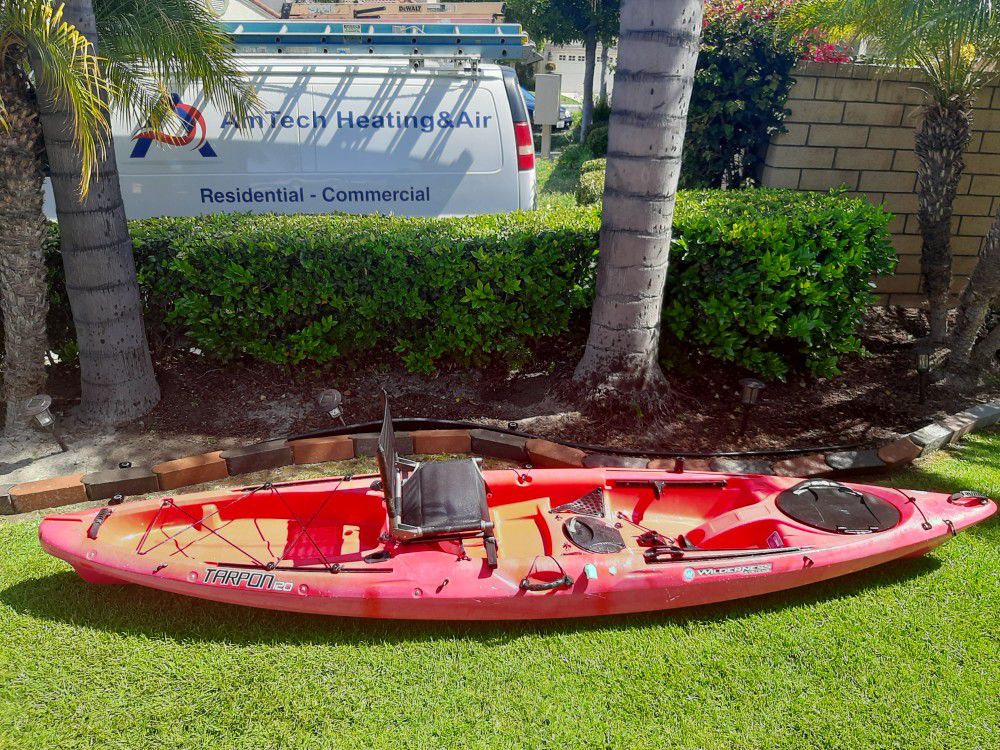 Photo Wilderness Systems Tarpon 120 Angler Fishing Kayak