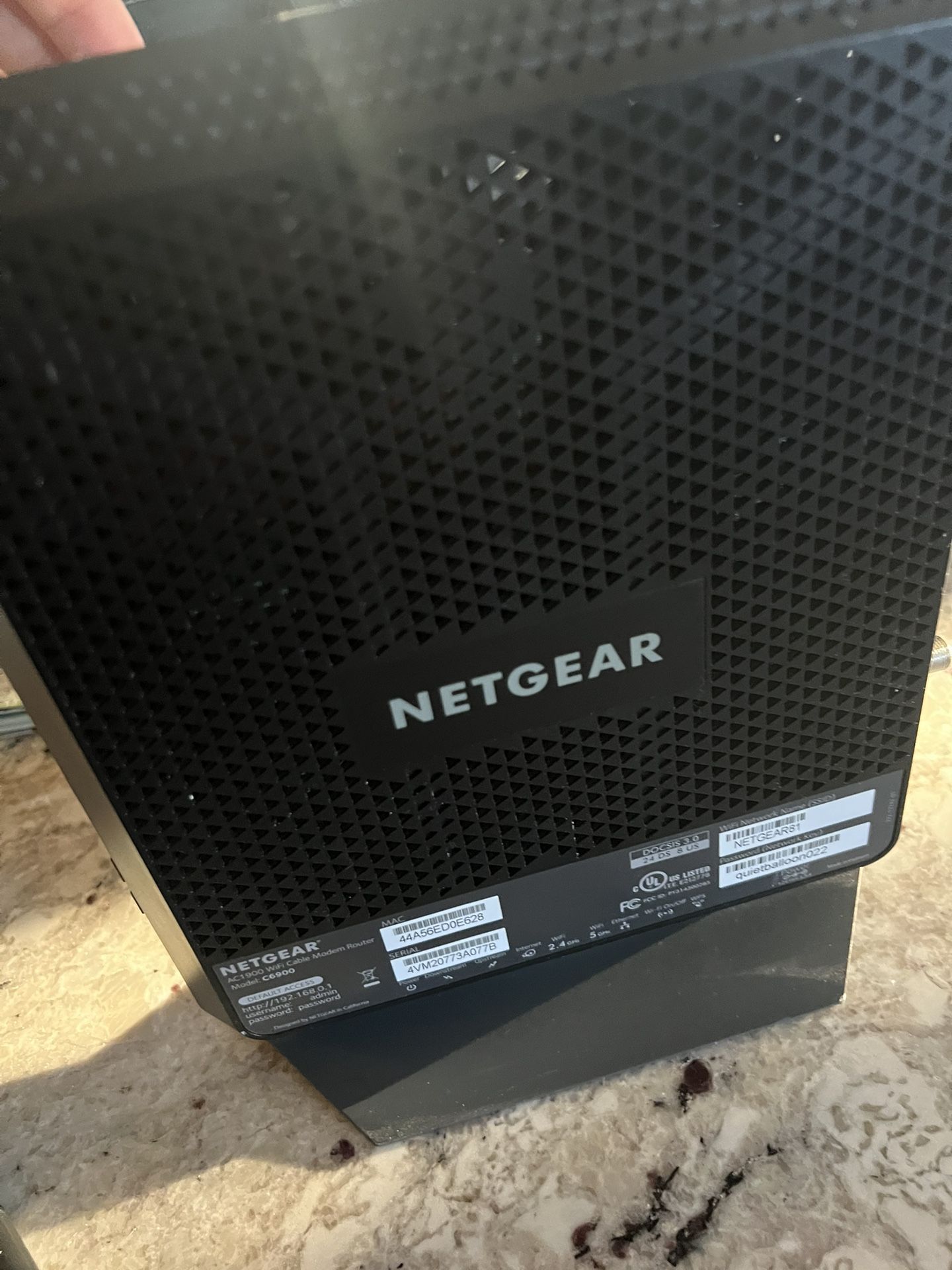 NETGEAR cable modem + Wi-Fi router