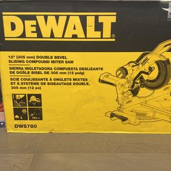 Sliding compound miter saw