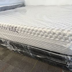 King Size Mattress With Box Spring $200