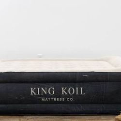 King Koil King Size Air Mattress – Built-In Pump – Like New