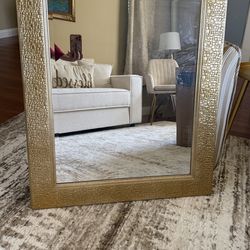 Gold mirror