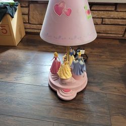 WALT DISNEY PRINCESS LAMP $35.00 ONLY (needs work, False Contact When Plugged Into  It Goes On , Then Off!)
