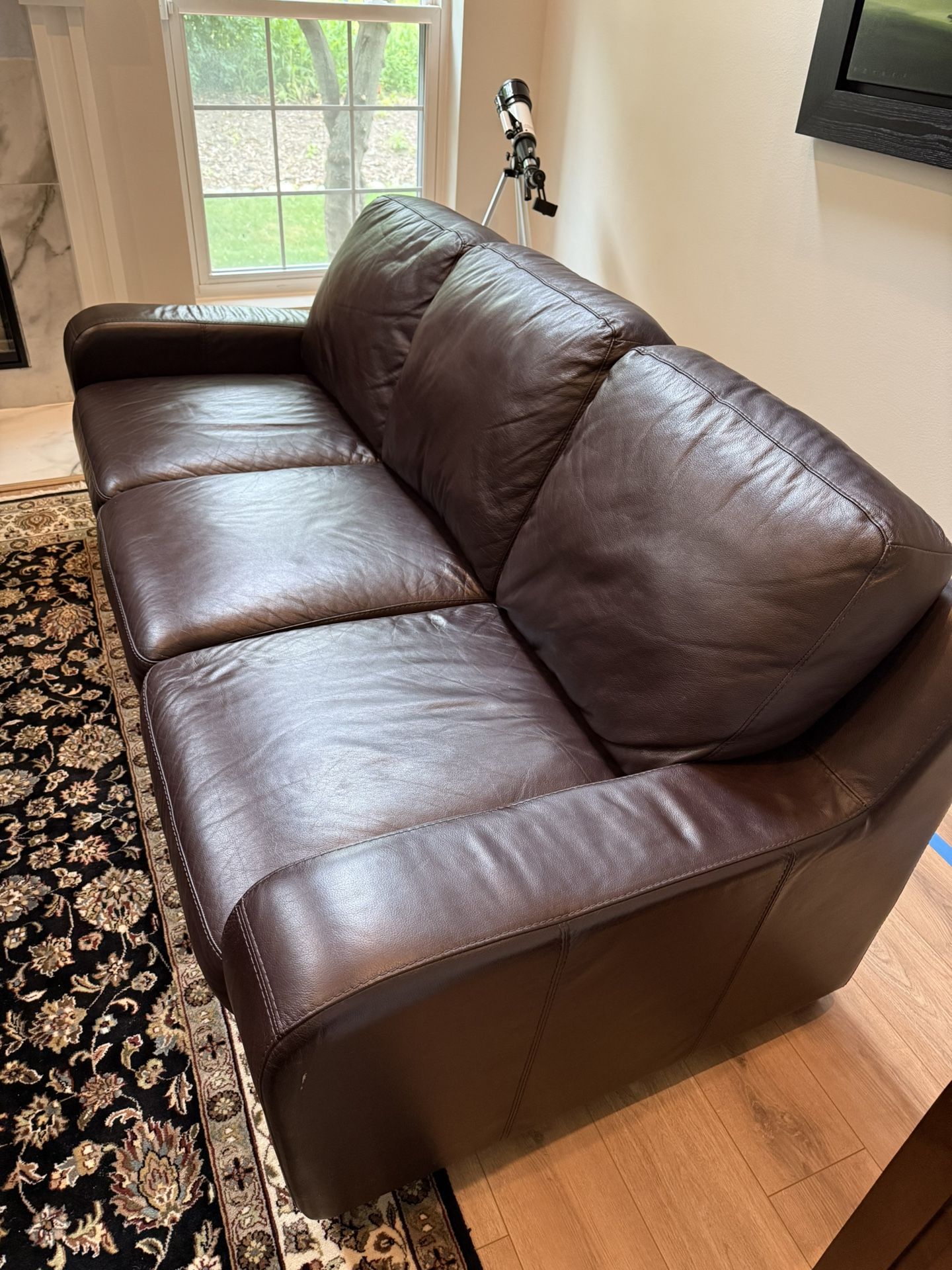 Chateau D’Ax Leather Couch In Espresso Finish