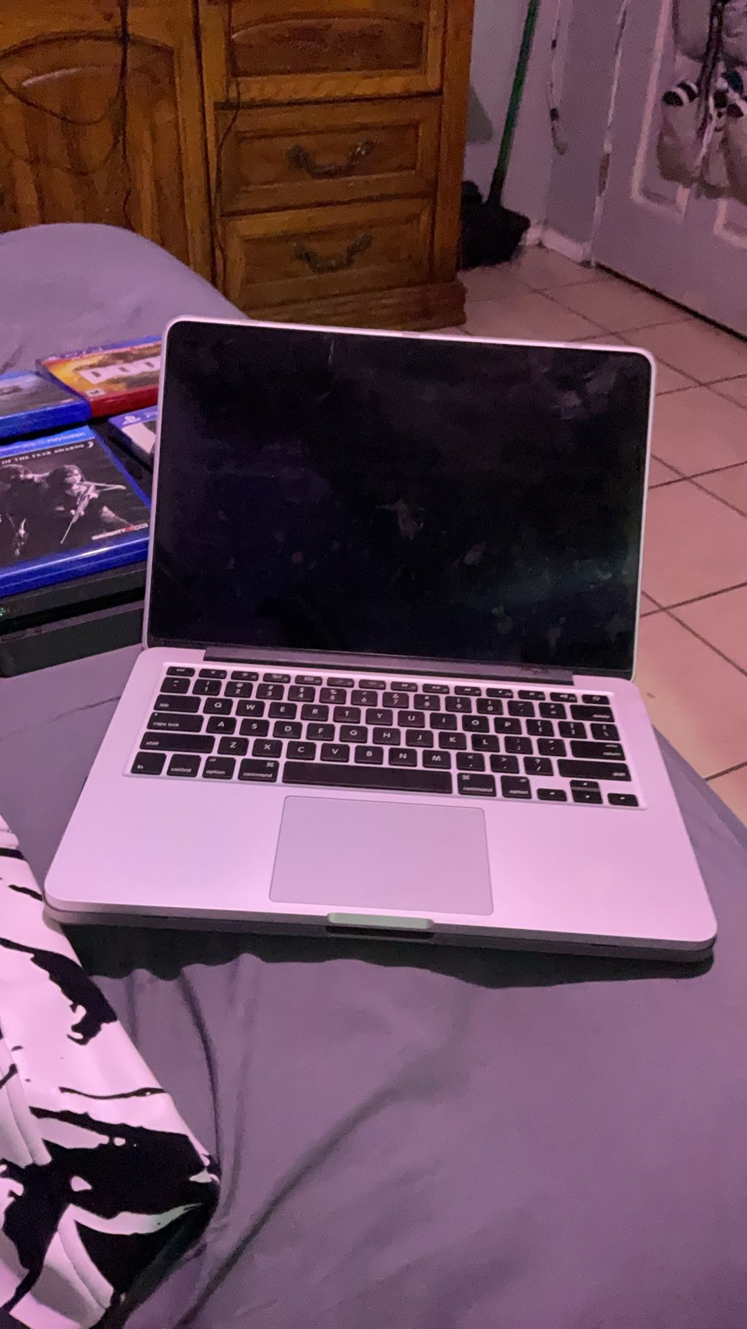 Mac Book