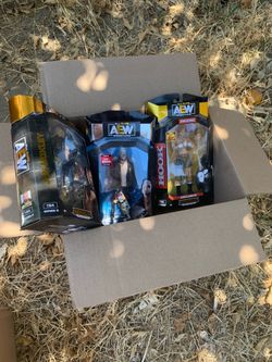 AEW : 3 figures lot