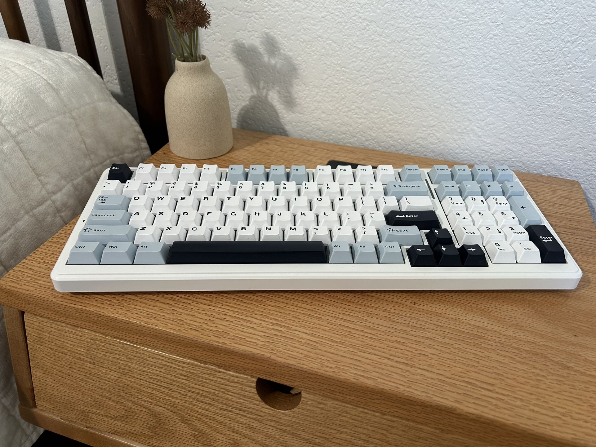 AULA F99 3-in-1 Hot-Swappable Mechanical Keyboard – Wireless/Wired/Bluetooth | Like New