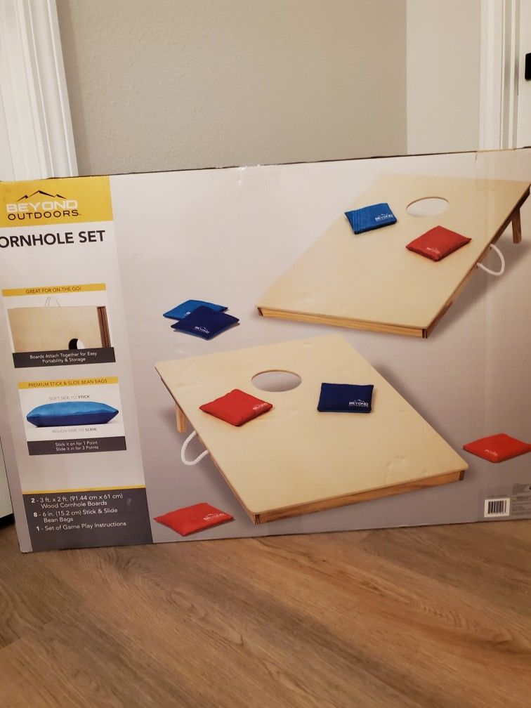 Beyond Outdoors Cornhole Set