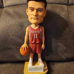 Yao Ming Memorial Hermann Bobblehead ProSport Image Rockets Figure