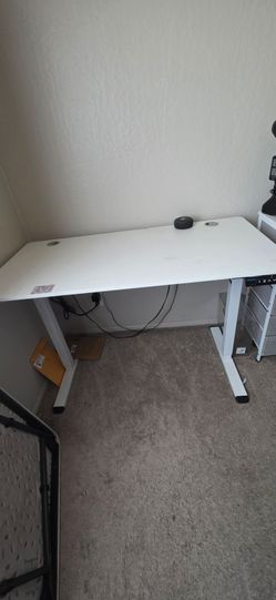 Electric standing  desk- sitting 29.7" standing 48.0"