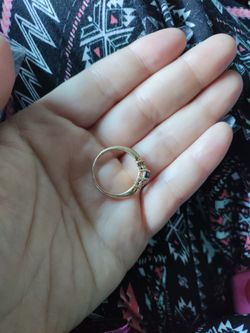 18 Kt Gold Ring With Sapphire Stone 