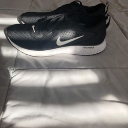 Nike React