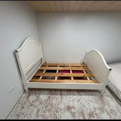 Girls fulls size bed fram