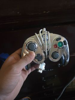 Wii Chrome GameCube Style Wired Controller