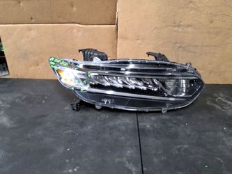 2018-2019-2020 HONDA ACCORD RIGHT HEADLIGHT OEM USED #11740