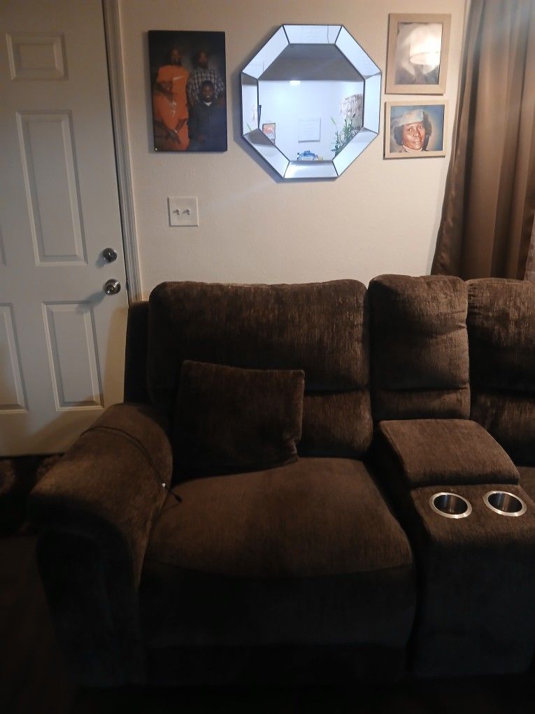 2-year-old 5 Set Sectional With Three Reclining Seats