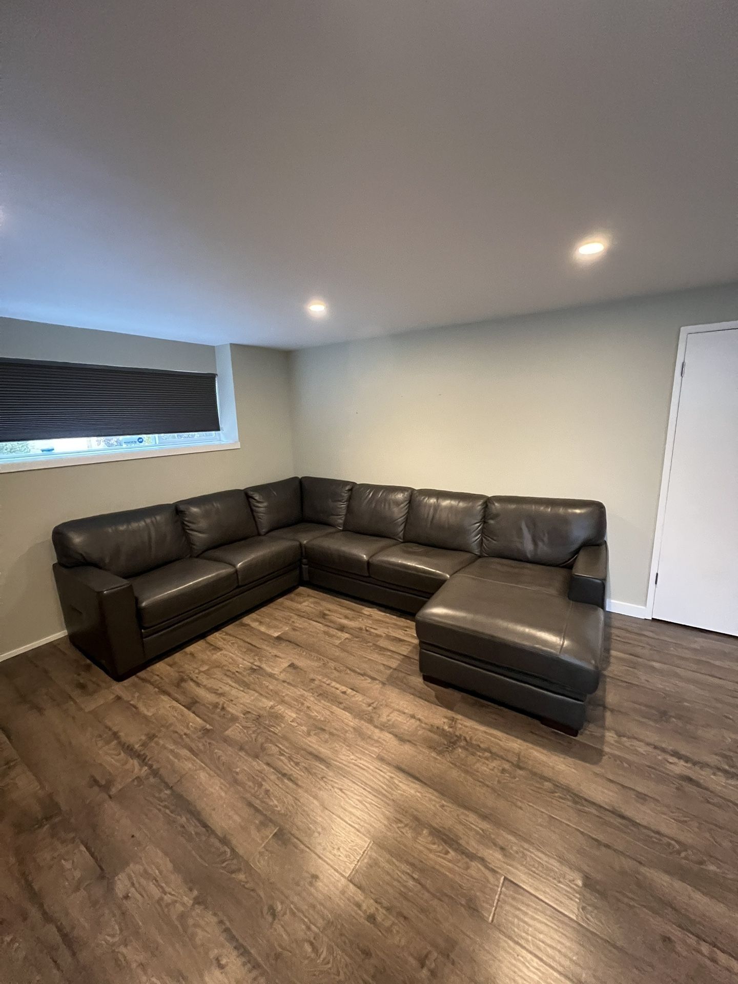 Beautiful Leather Sectional With Chaise