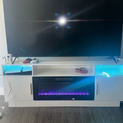 Nice tv And stand