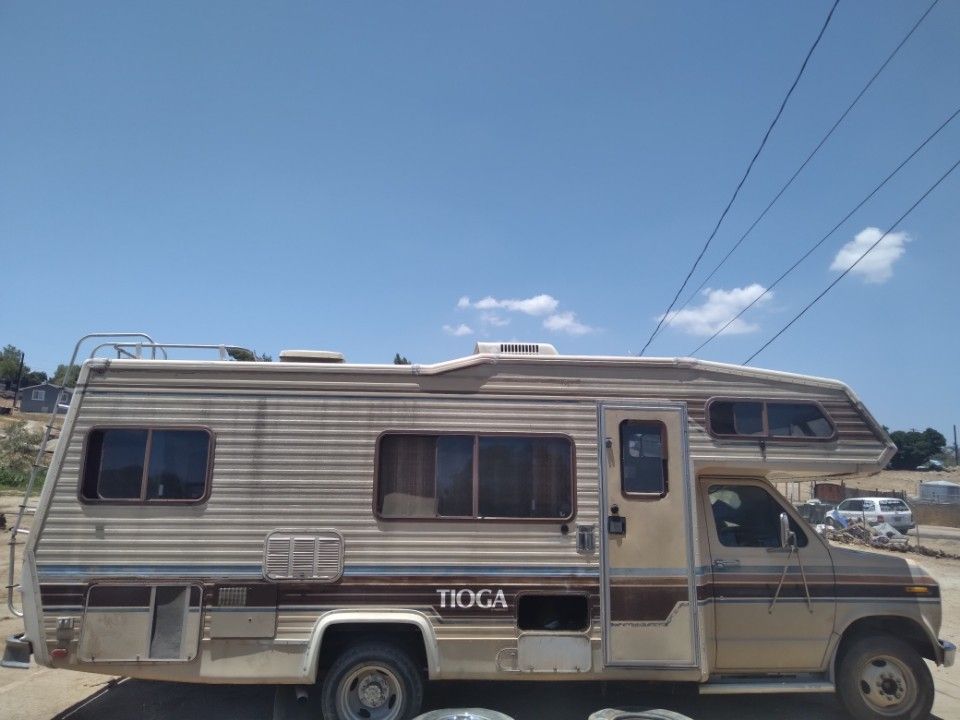 1985 Ford 350 econoline