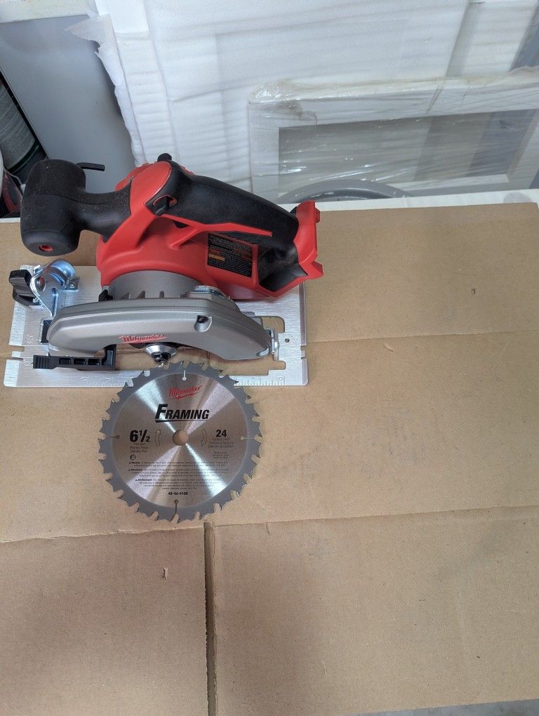 Milwaukee Circular Saw 6 1/2 New $99 Tool Only