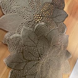 8 Poinsette Gold Placemats  