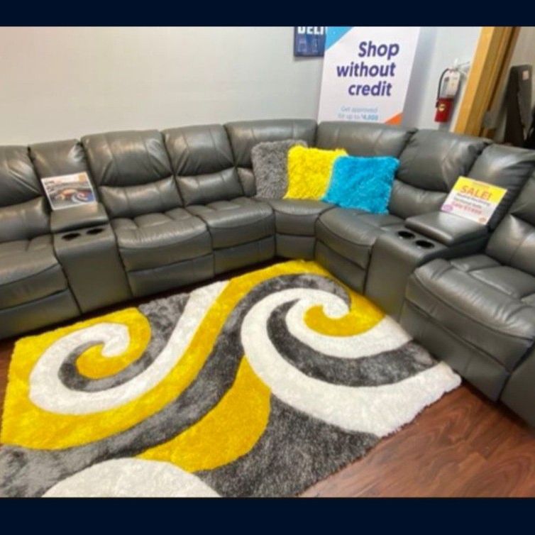 *Living Room Special*---Madrid Charming Gray Leather Reclining Sectional Sofa---Delivery And Easy Financing Available👏