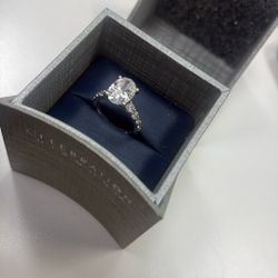 Size 5 Engagement Ring Used Only 8 Months 
