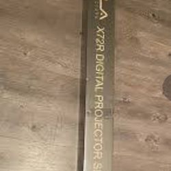 X72R DIGITAL PROJECTOR SELF LOCKING SCREEN